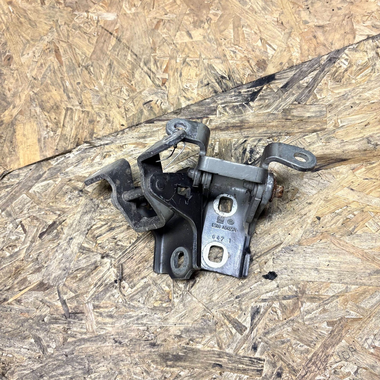 Vauxhall/Opel Insignia 2008-2016 Front Left Door Hinge Pair ES03A046574
