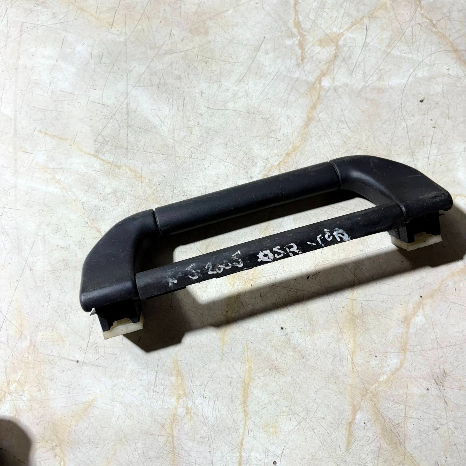 BMW X5 E53 2005 OVERHEAD GRAB HANDLE REAR RIGHT SIDE