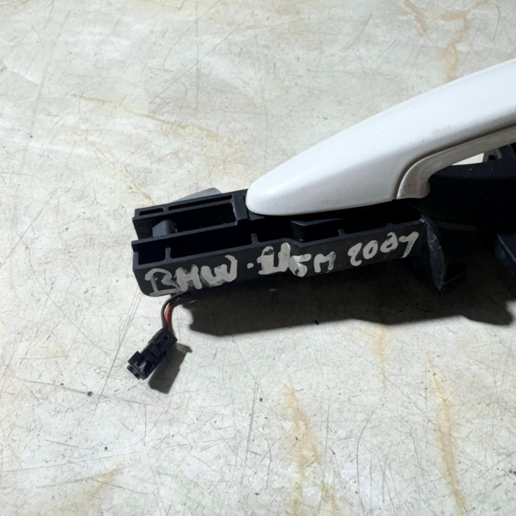 BMW 2007 Rear Right Driver Side Outer Door Handle 140107-10
