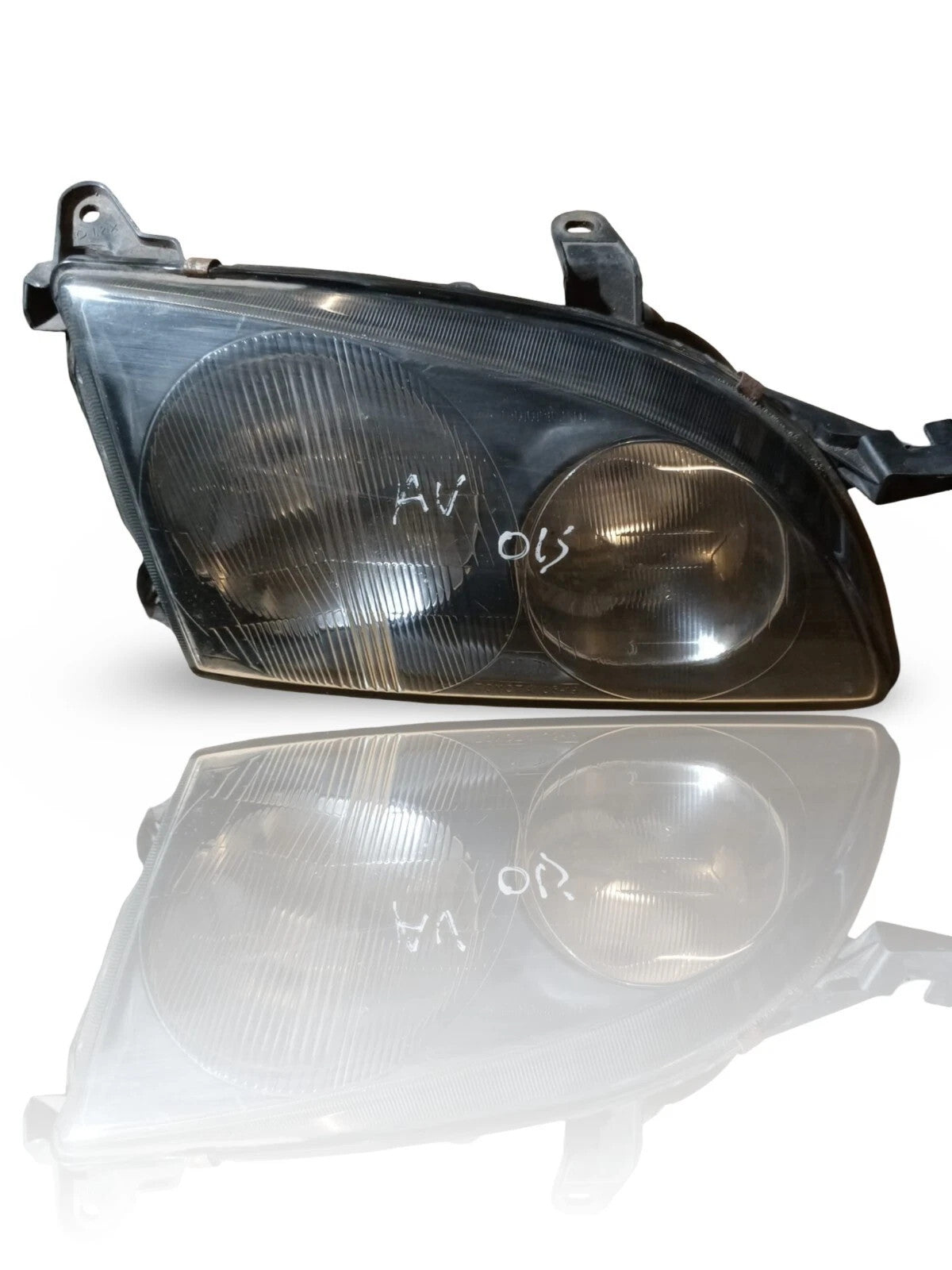 TOYOTA AVENSIS. 2001. Driver Side HEADLIGHT. 54533365. OS OFFSIDE OSF