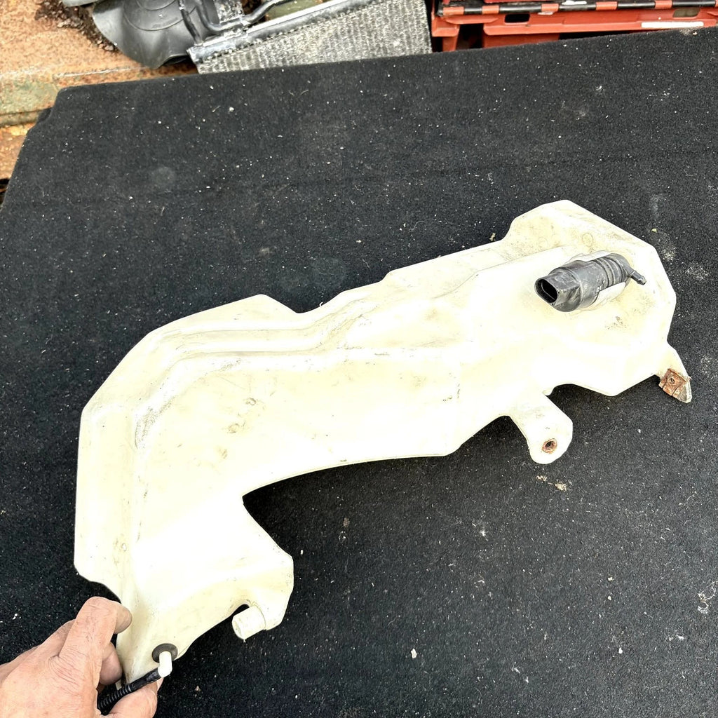 AUDI A4 Cabrio 8H7, B6, 8HE, B7 Window Washer Tank 8E5955451AA 3.00 25127269