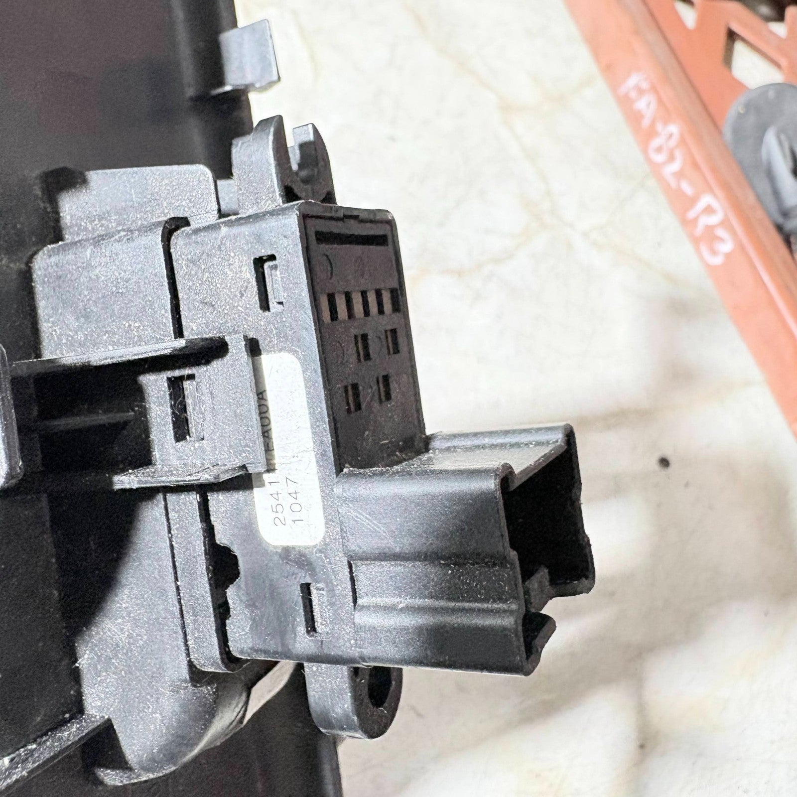 Nissan Pathfinder Single Power Window Button Switch Trim 82961-EA300
