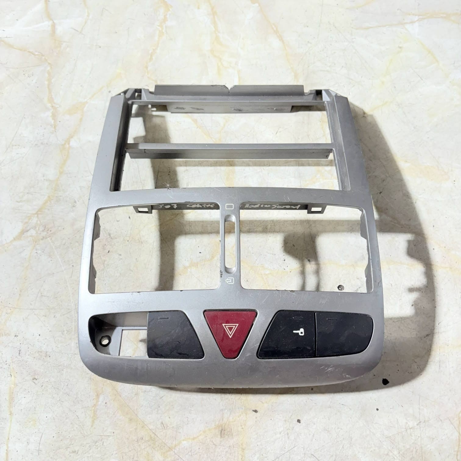 PEUGEOT 307 Break 3E Center Console Air Vent 9634505077 2.0 Diesel 66kw 22693287