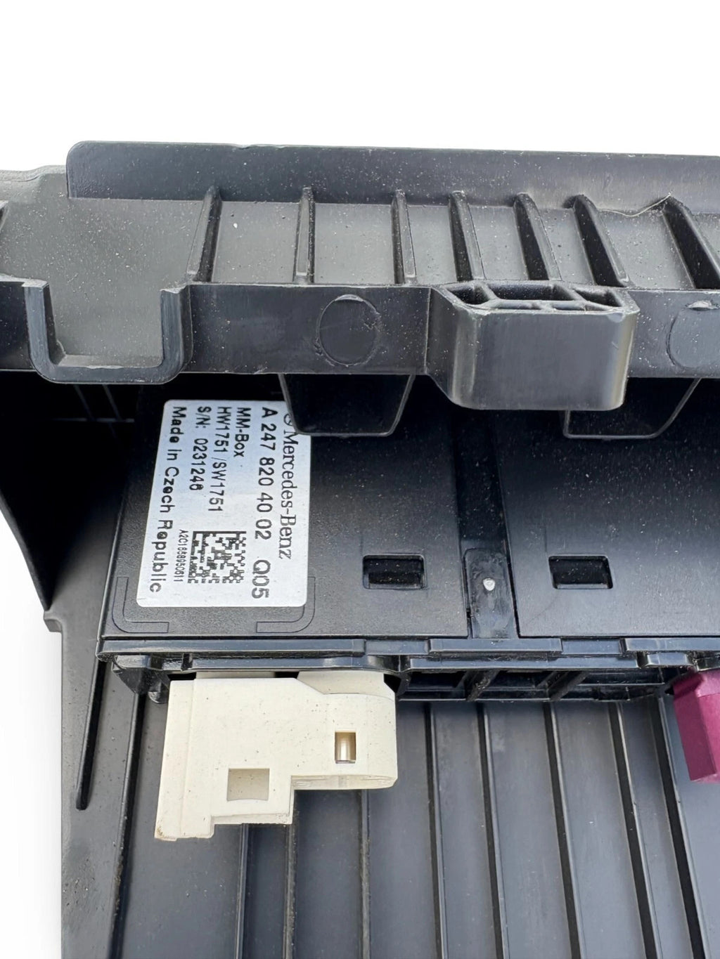 2020 MERCEDES A200 USB PORT CONNECTOR A2478204002
