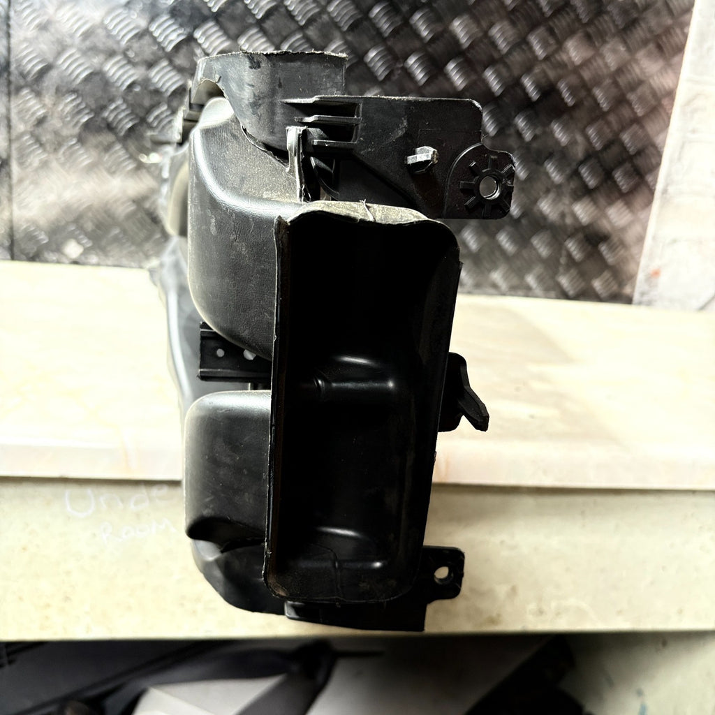 JAGUAR XE X760 2015-2019 CENTRE CONSOLE ARMREST TUNNEL SUB STRUCTURE FRAME BASE