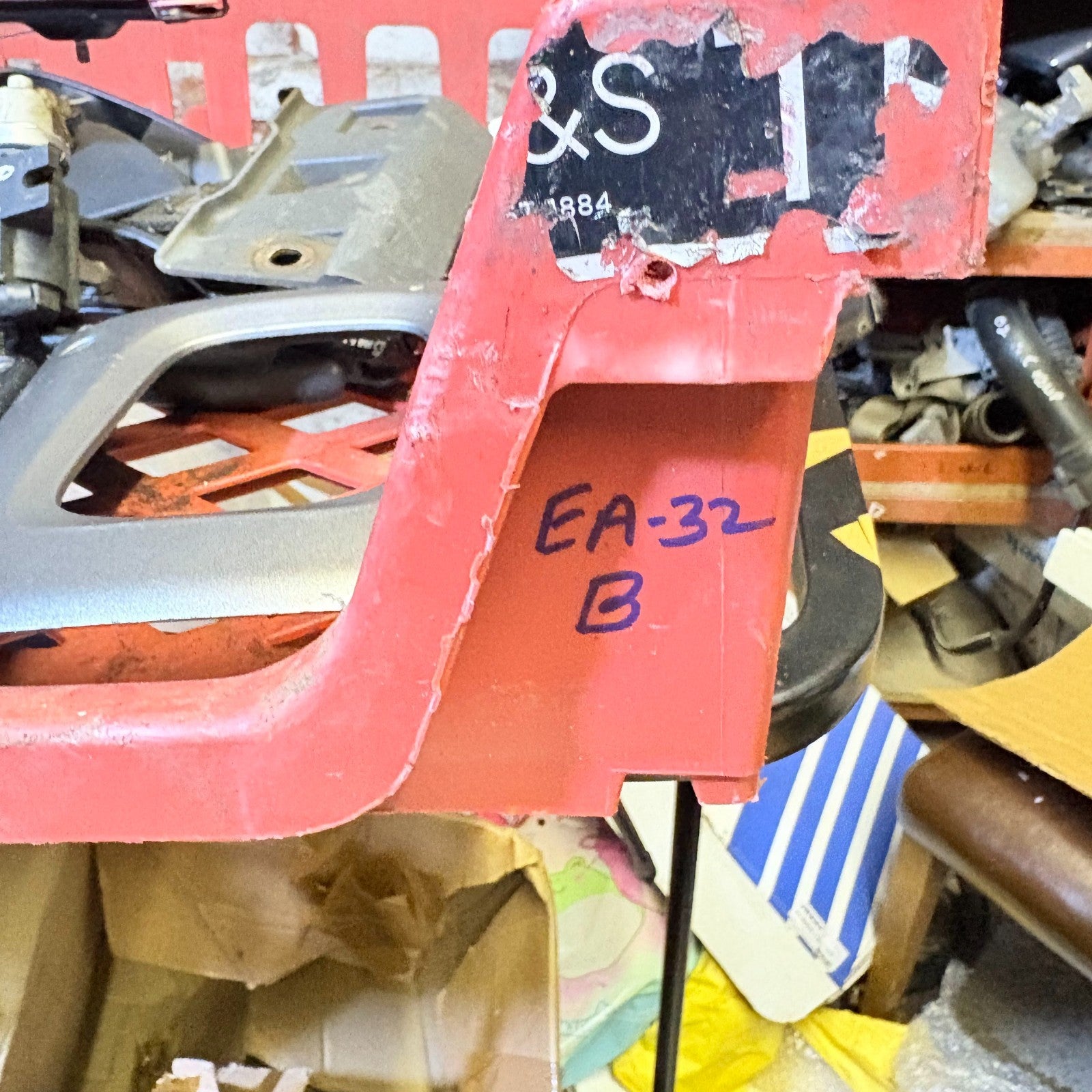 BMW 320d 2008-Window Regulator Rear Left 71002803