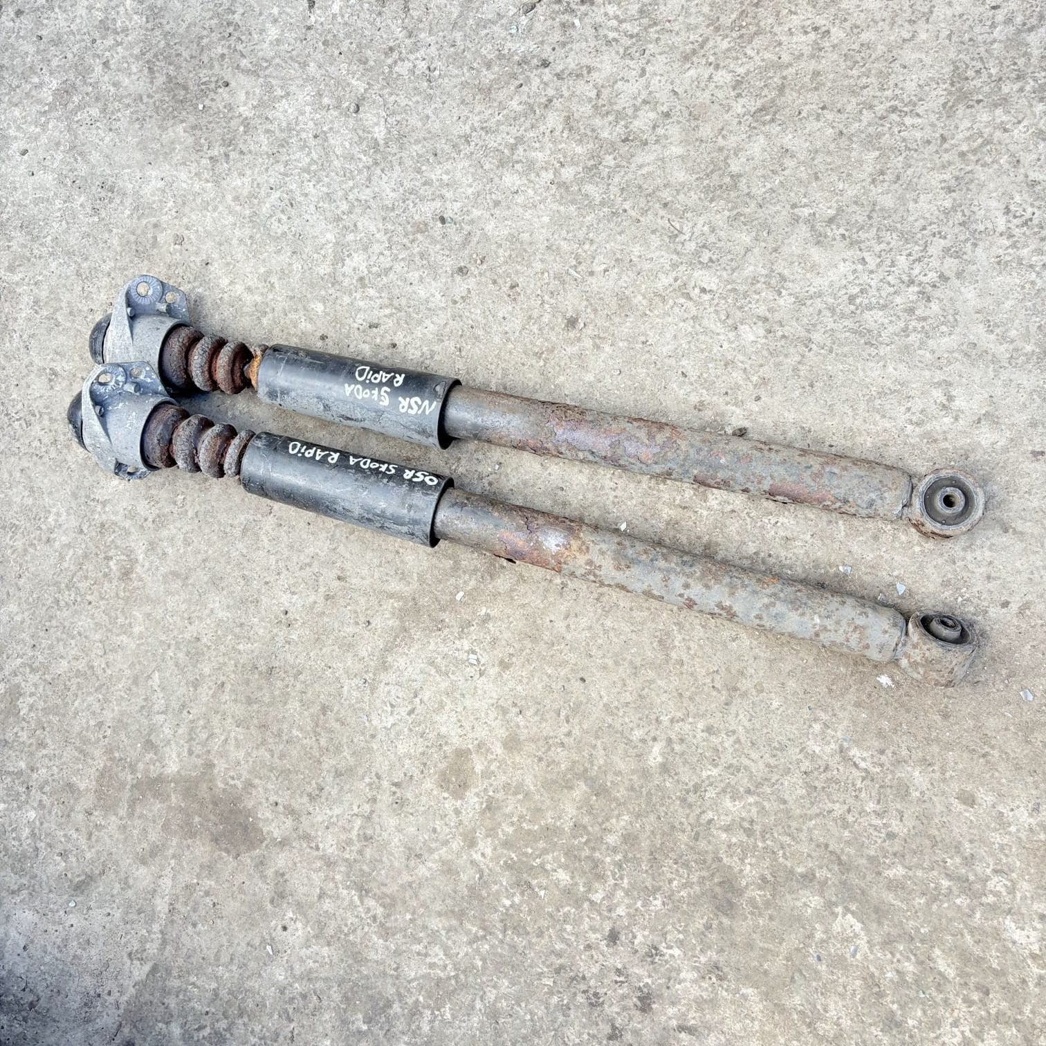 Skoda Rapid 1.6 TDI 2012-2019 Rear Shock Absorbers Pair OSR NSR 6R0513425