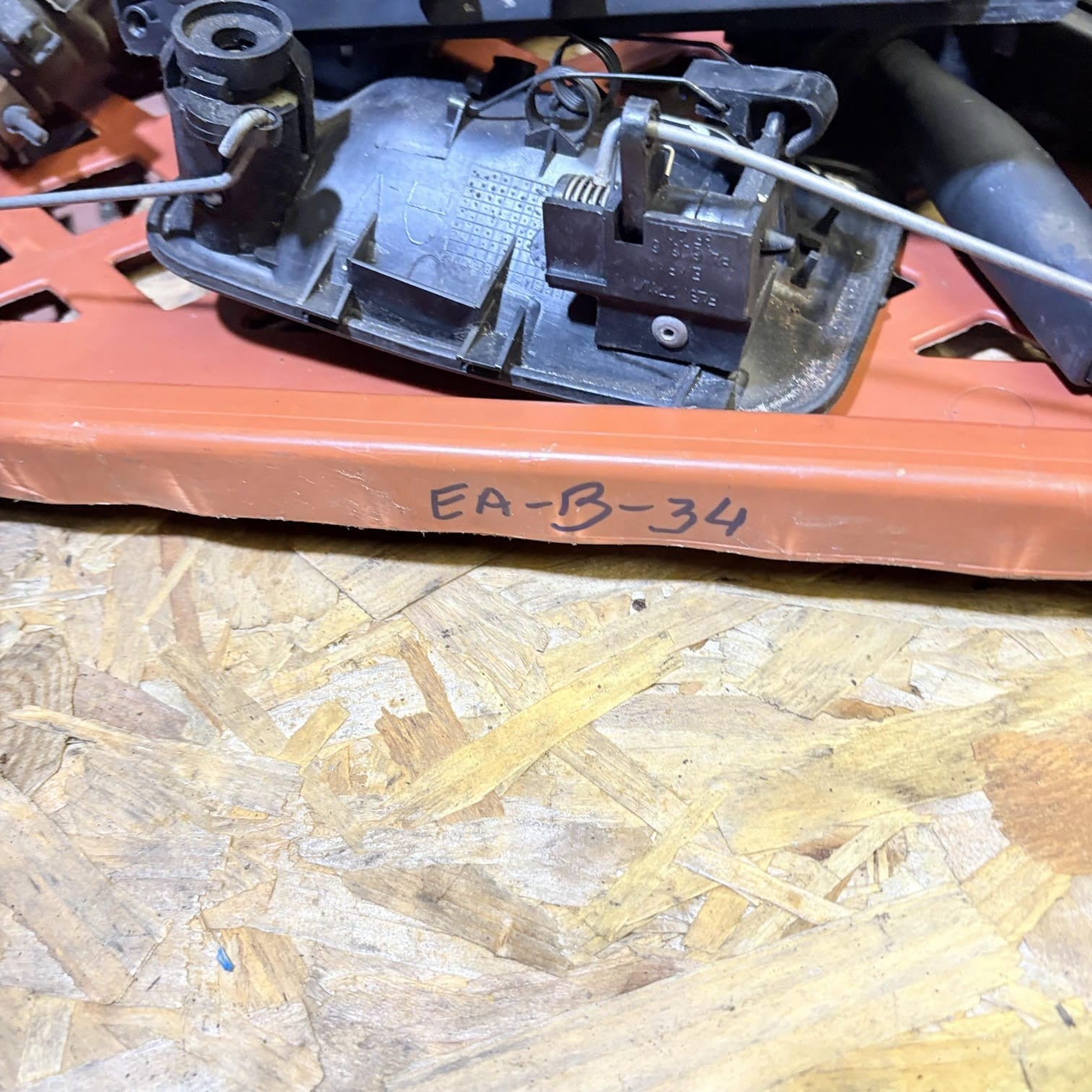 CITROEN DS3 ENGINE ECU TRAY MOUNT HOLDER 9688828380/9671927380