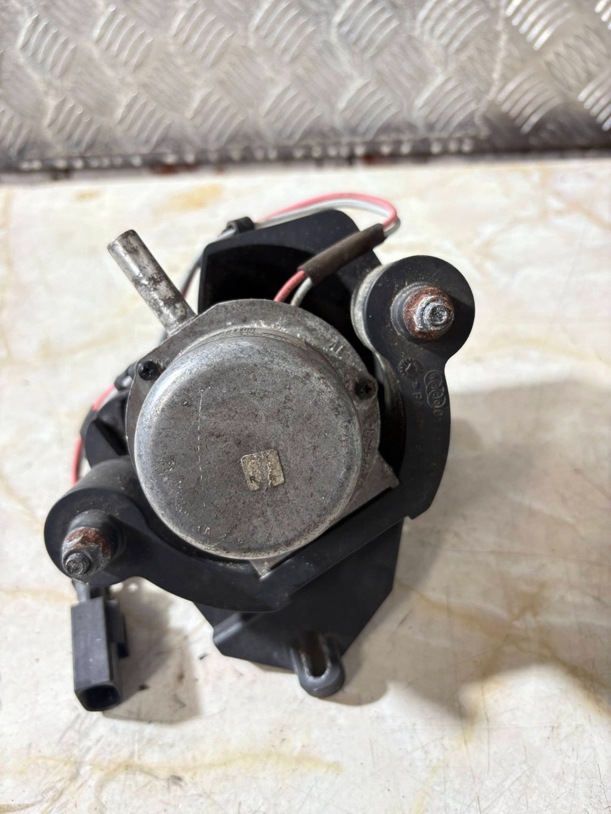 MERCEDES SLK 2000 230 R170 BRAKE BOOSTER VACUUM PUMP A1704300032