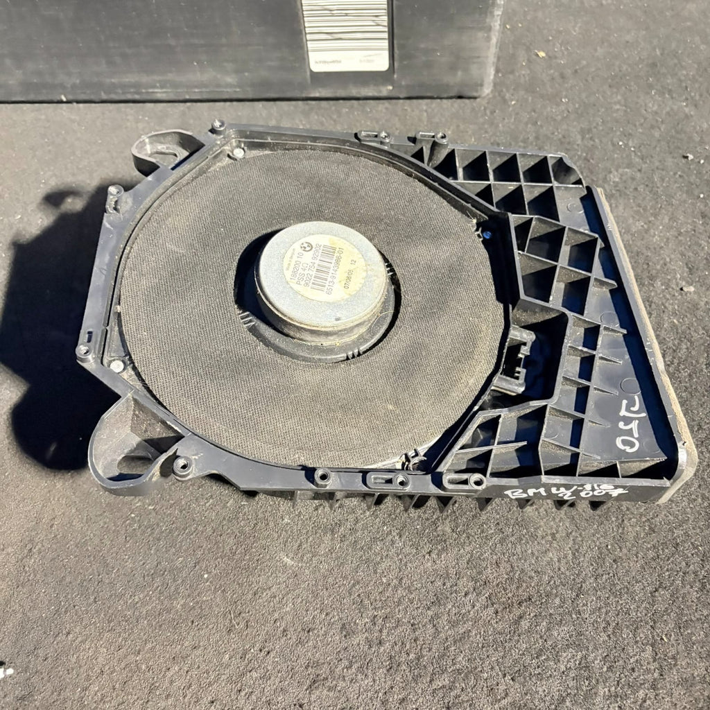 BMW 3 E90/E91 E9x Right Underseat Subwoofer Speaker 4Ω 65139143986 up to 03/2009