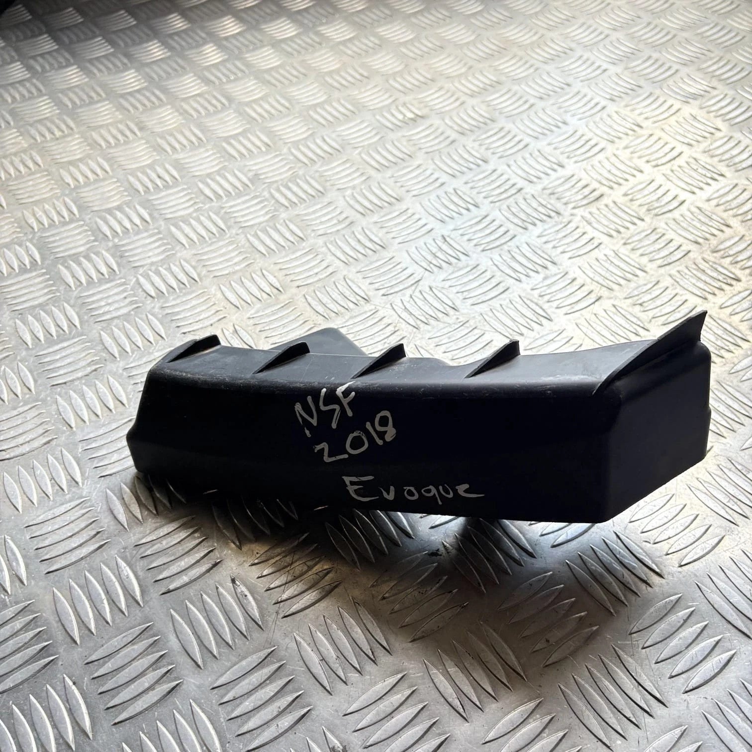 Range Rover Evoque L538 Front Left Headlight Bracket 2015-2019 BJ3217E763BB
