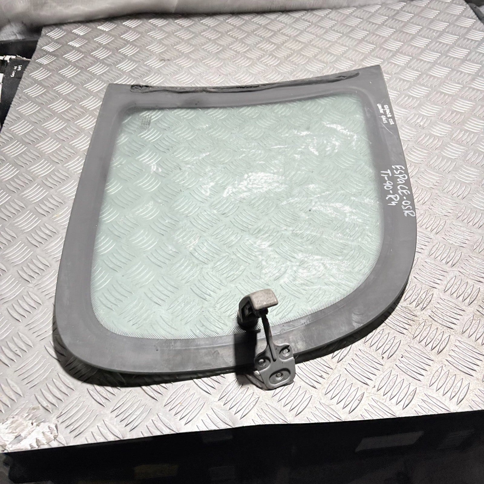 RENAULT ESPACE 2000 OFFSIDE DRIVER SIDE REAR QUARTER WINDOW GLASS
