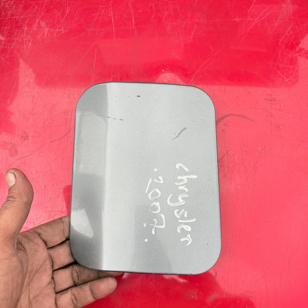 Fuel door Gas cover Tank cap (FUEL FILLER FLAP) for Chrysler 2007