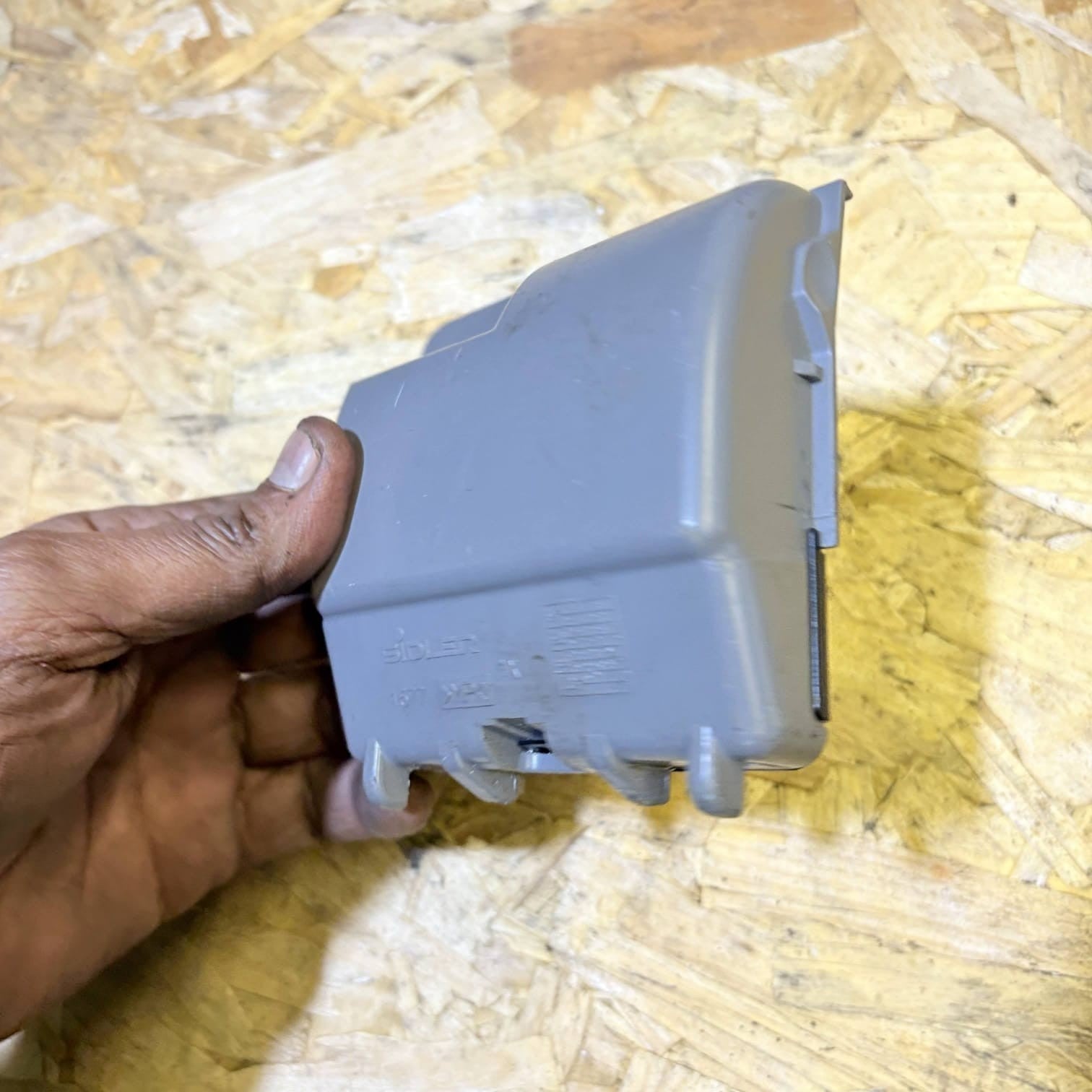 TOYOTA TT FRONT ASH TRAY 1577