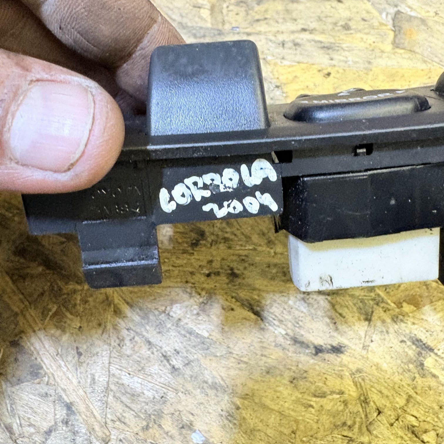 TOYOTA COROLLA 2003-2008 E120 ELECTRIC MIRROR SWITCH PANEL-183574 777663