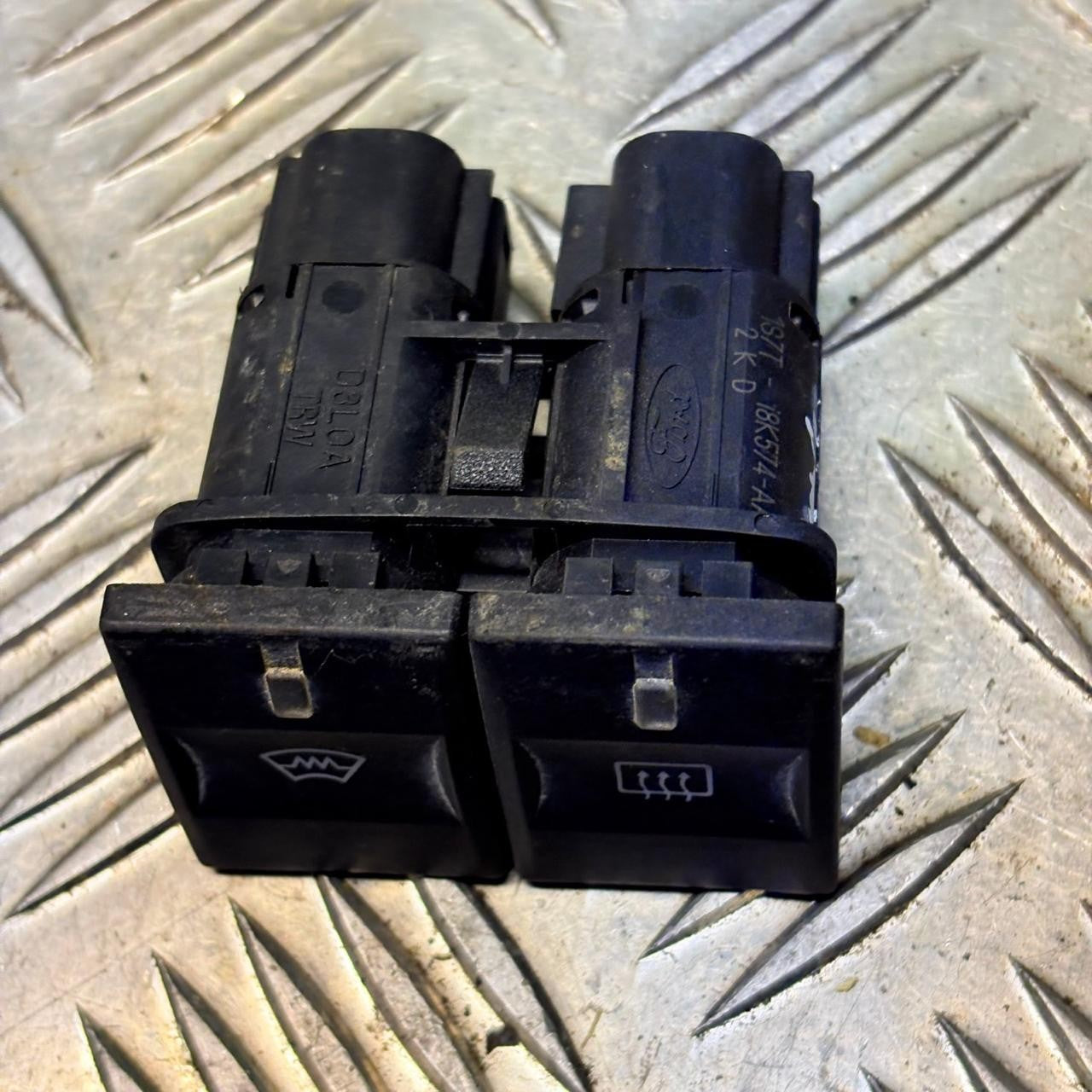Ford Mondeo Mk3 2004-2007 Heated Front Rear Screen Switch 1S7T-18K574-AA 1117662