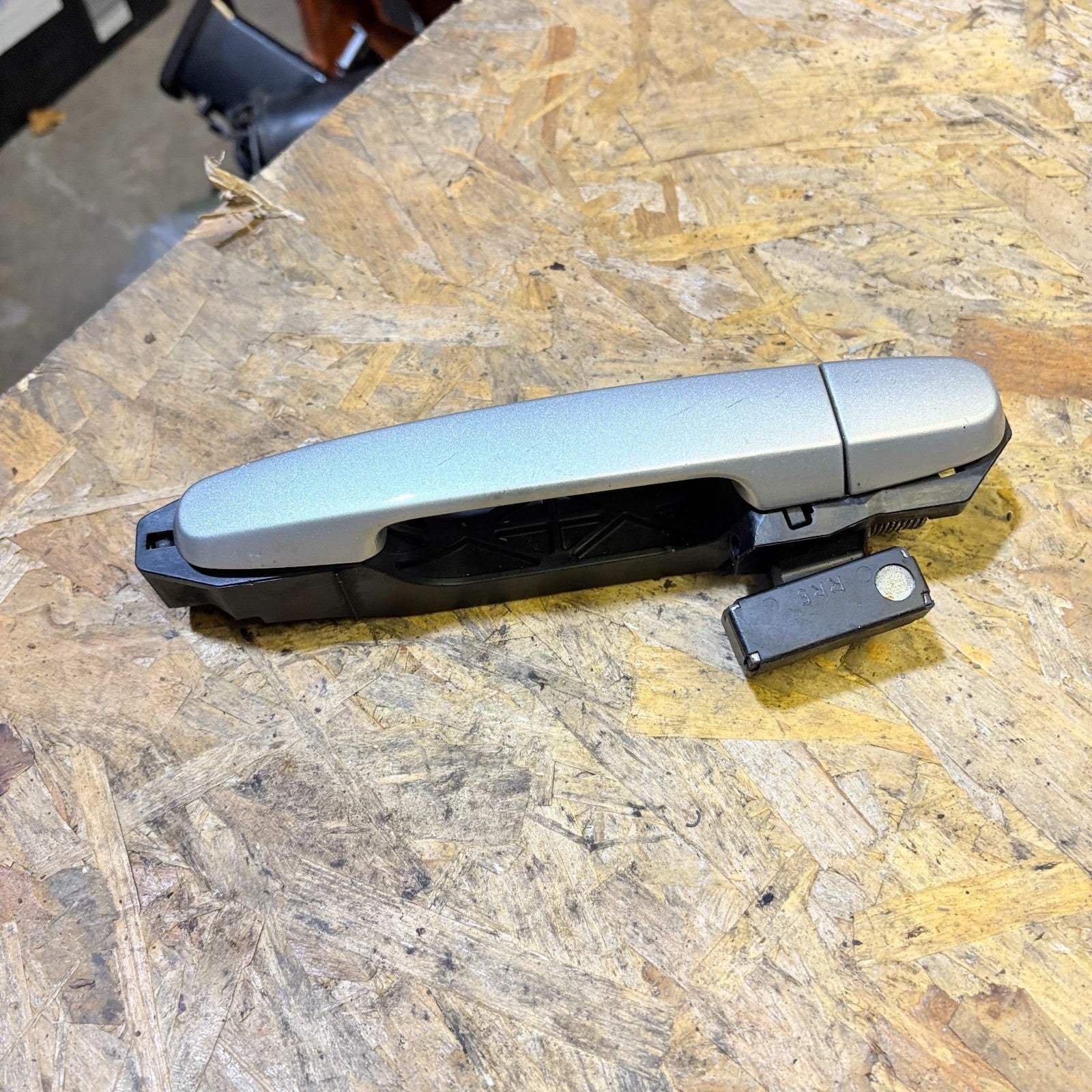 TOYOTA COROLLA DOOR HANDLE EXTERIOR REAR DRIVER SIDE 242304 2004-2009