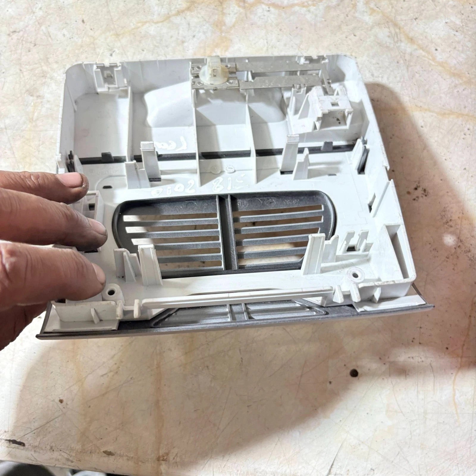 2010 BMW 318 REAR INTERIOR ROOF READING LIGHT