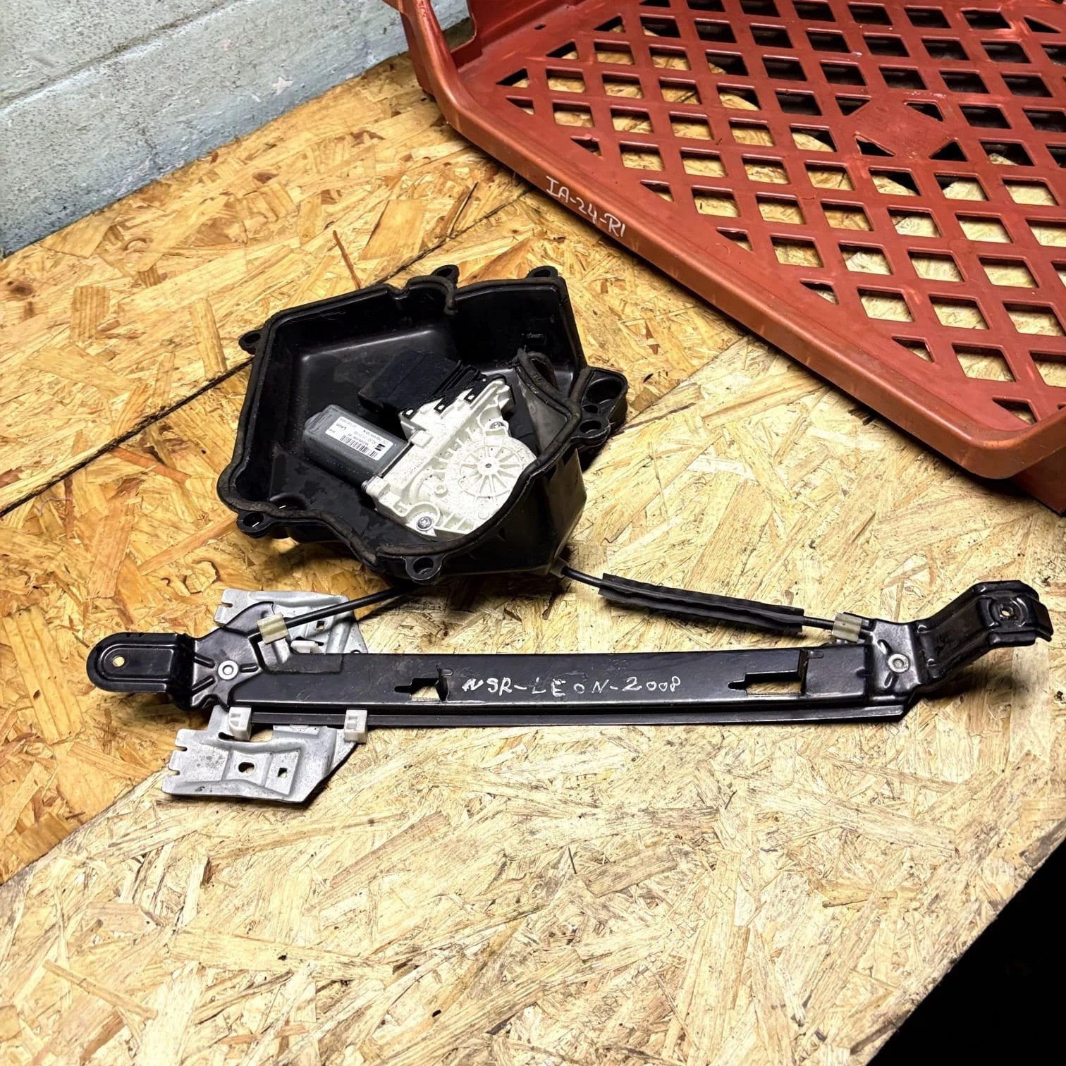 SEAT Leon Mk2 1P1 2006-2013 Rear Left Window Regulator 1P0839401A