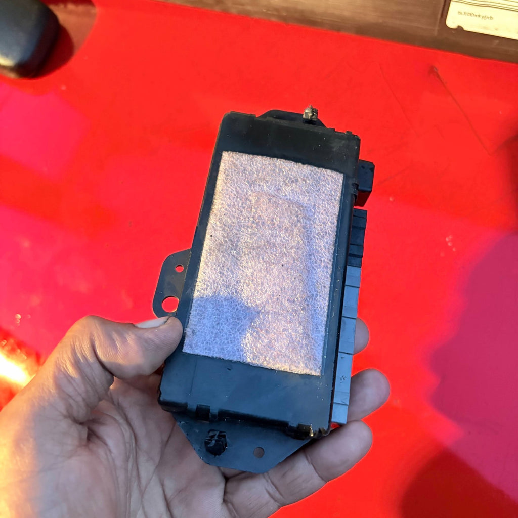 Chrysler 2007 Door Control Module Front Right 56038722AM