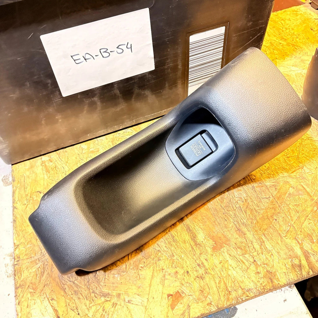Honda HR-V 2015-2022 Rear Centre Console Trim 12V Power Outlet Cover T10266