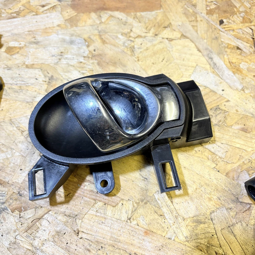 NISSAN JUKE INTERIOR DOOR HANDLE 80670BA61A 0SR
