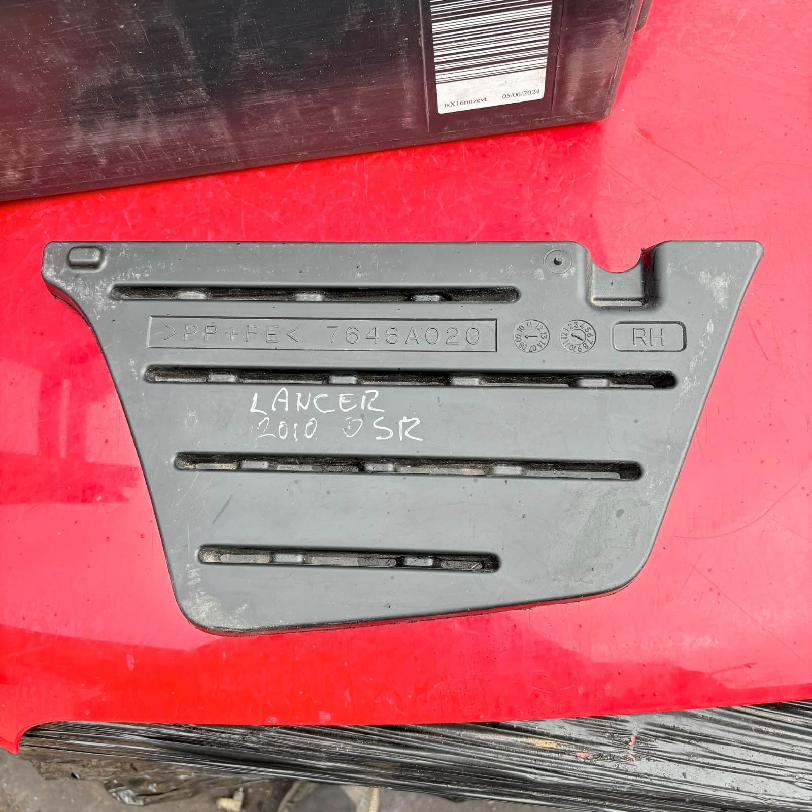 Mitsubishi Lancer Estate GS2 Rear Tailgate Drivers Side Storage Lid7646A020-2010