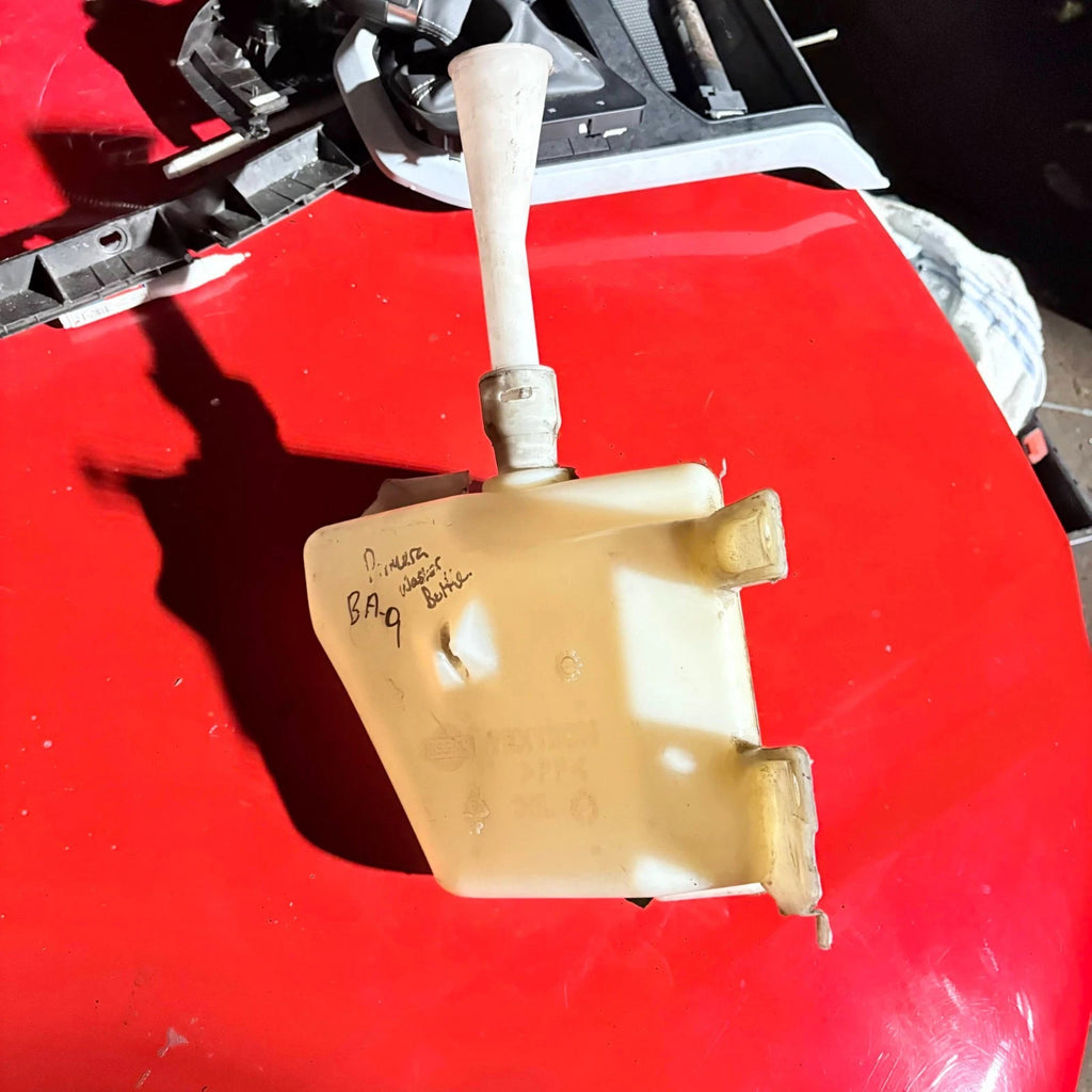 NISSAN PRIMERA MK3 WASHER BOTTLE NO CAP 28910AU400 2001-2008