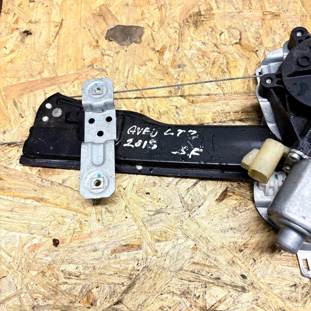 Chevrolet Aveo T300 11-15 Sonic 12-20 Front Right Window Reg Motor 42339896