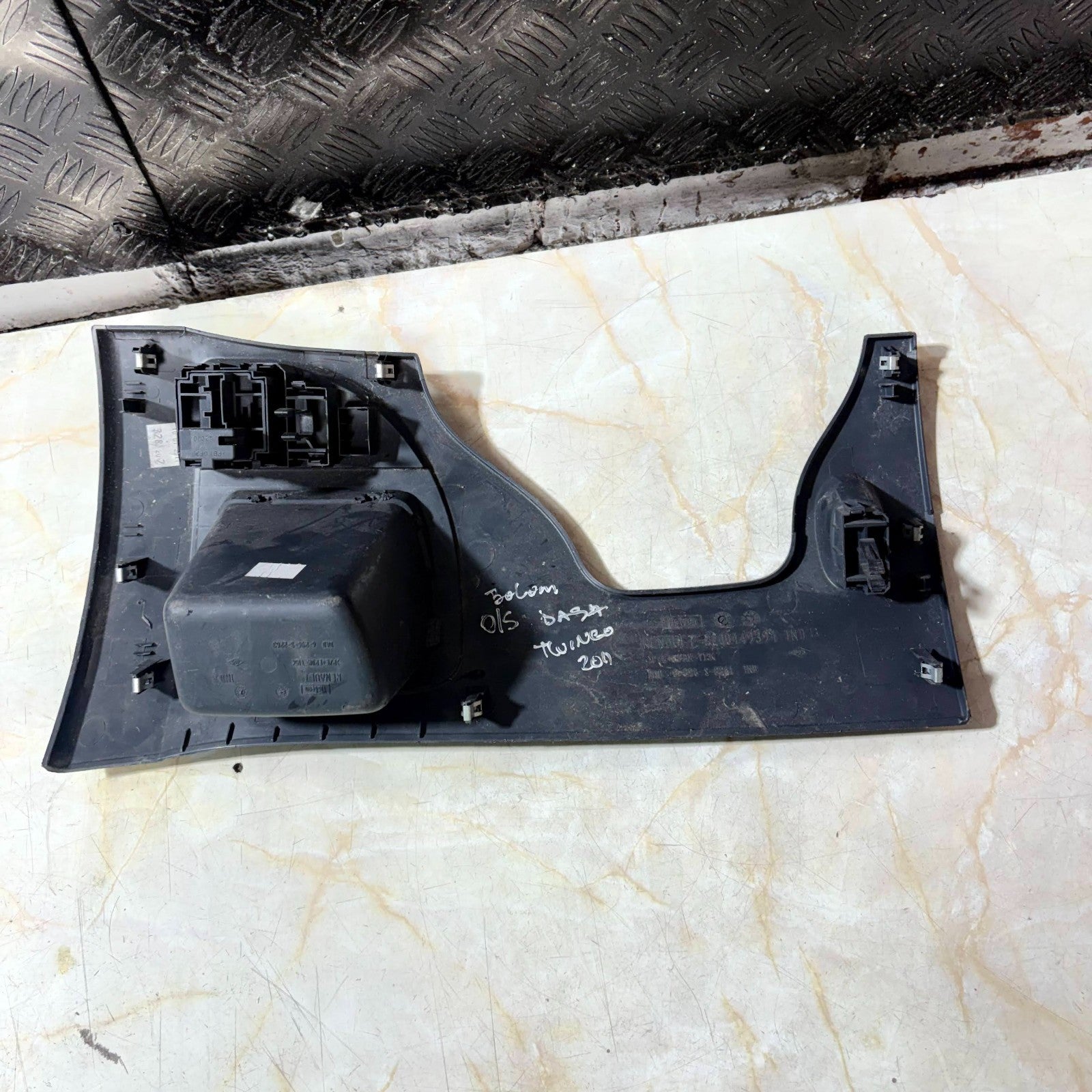 RENAULT Twingo 2007-2014 Drivers Right Lower Steering Column Cover !DOCTYPE htm