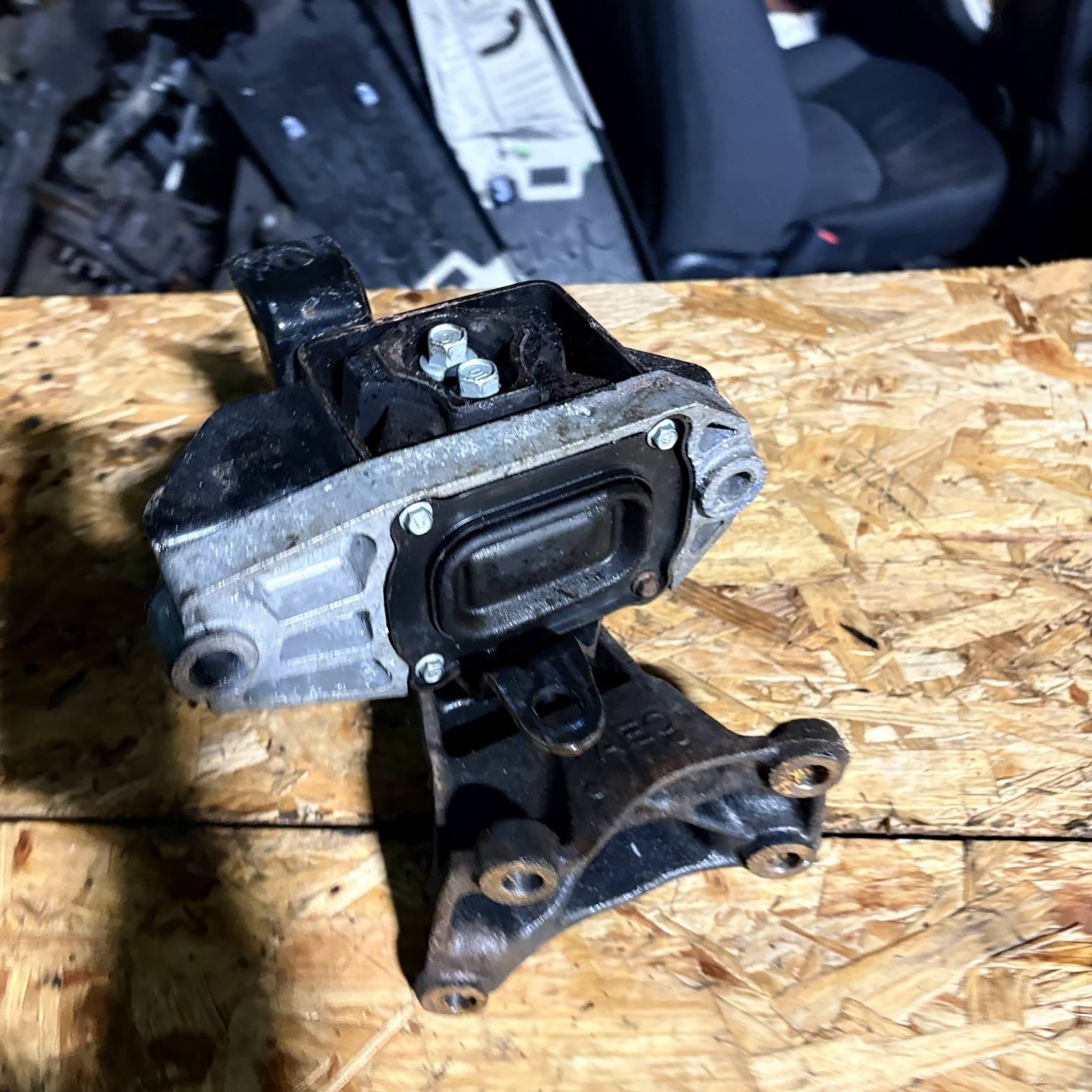 KIA SPORTAGE MK4 GEARBOX MOUNT BRACKET MANUAL RIGHT SIDE 21830-F1800