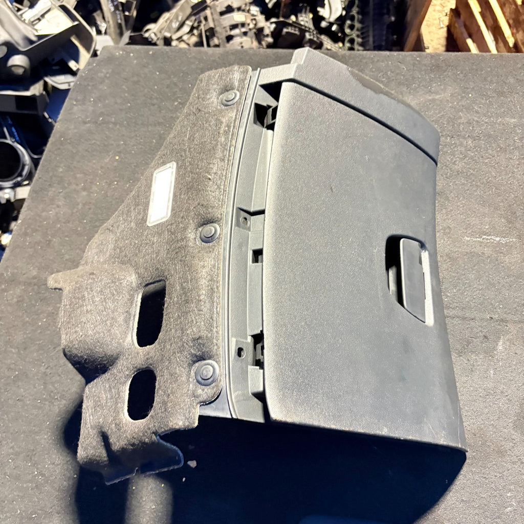 Peugeot 2008 GT 2017 RHD 5 Door Glove Box Glovebox Dash Storage Ref C76080L1