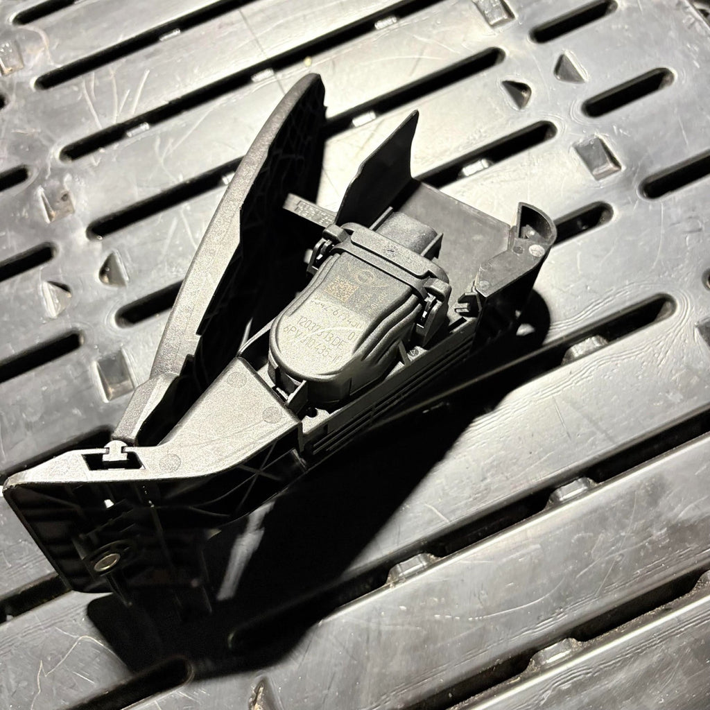 MINI R56 LCI 2010-2013 Manual Accelerator Pedal 35426794502 6PV010435-10
