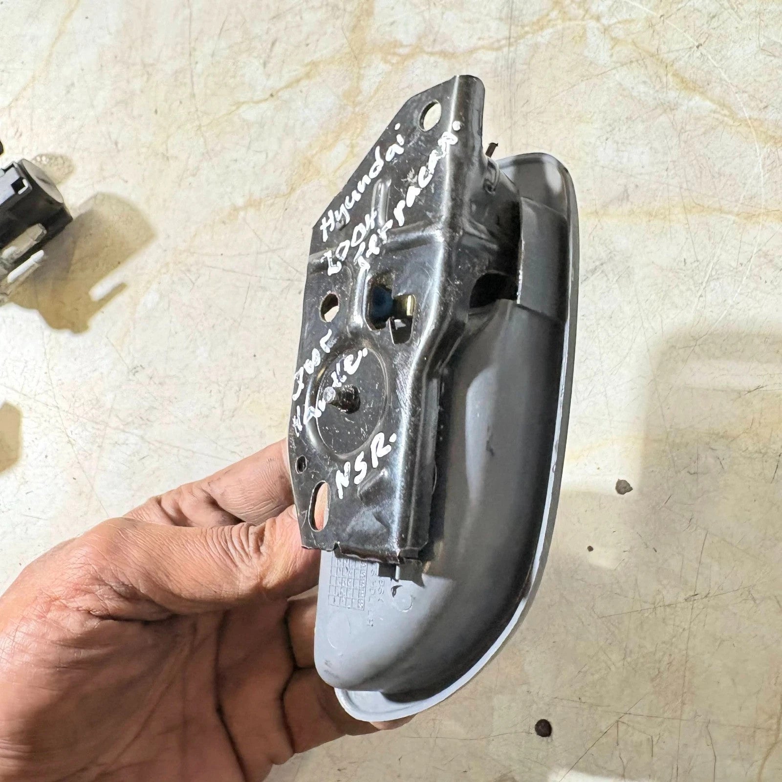 Handle Door Handle Shell Door Inner Left Rear for Hyundai Terracan 04-06