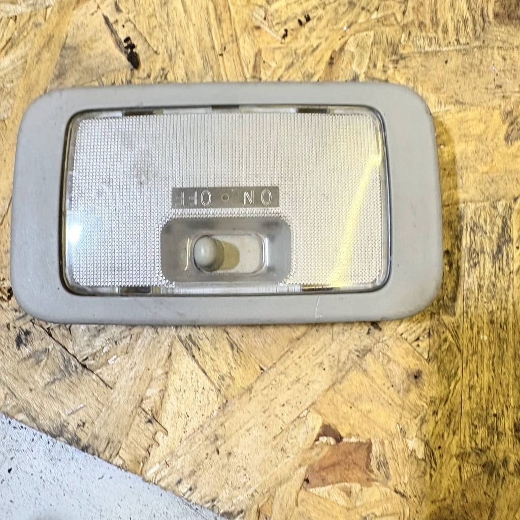 Mitsubishi Shogun MK3 00-06 Rear Roof Interior Reading Light Lamp Dome OEM