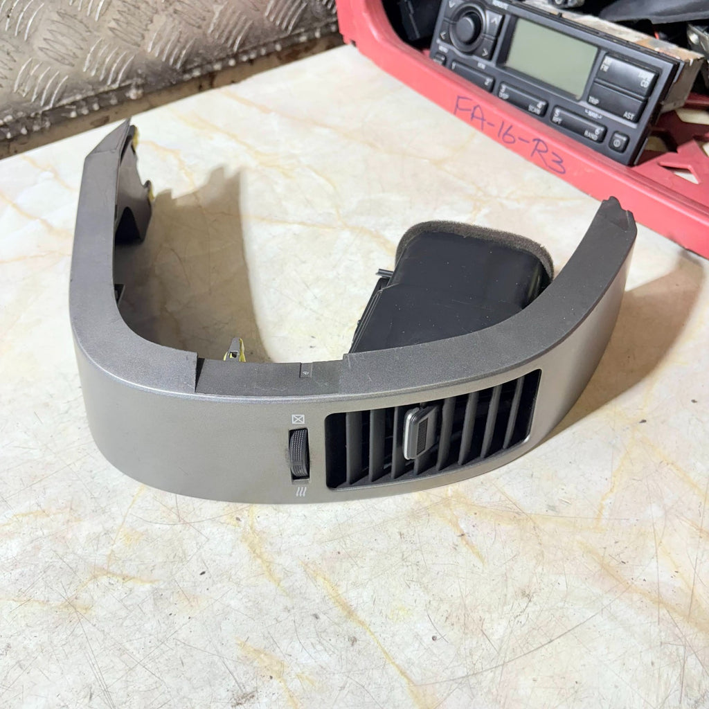 TOYOTA PRIUS DASHBOARD AIR VENT PASSENGER SIDE 1997-2003