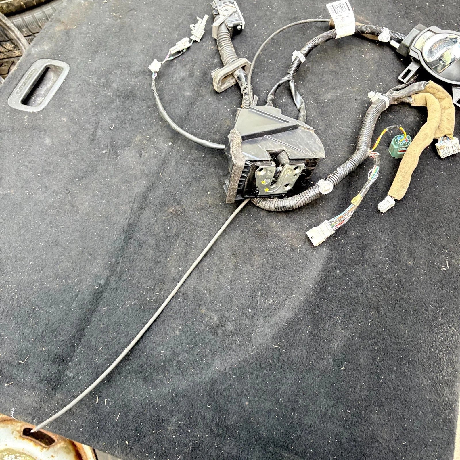 Nissan Juke F15 2010-2019 Front Left Passenger Door Wiring Loom Lock & Handle