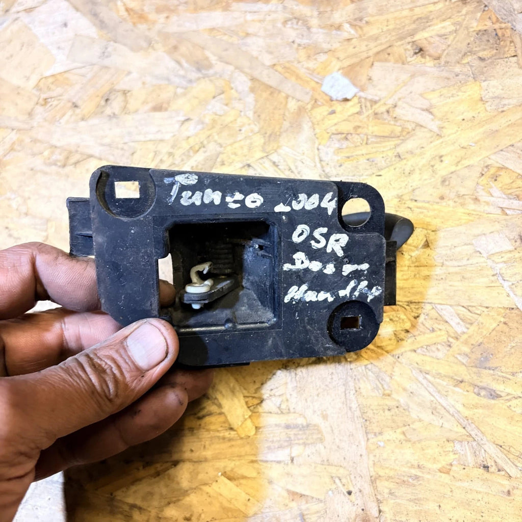 Fiat Punto My2004 Door Handle Opening / Driver Rear 735267590
