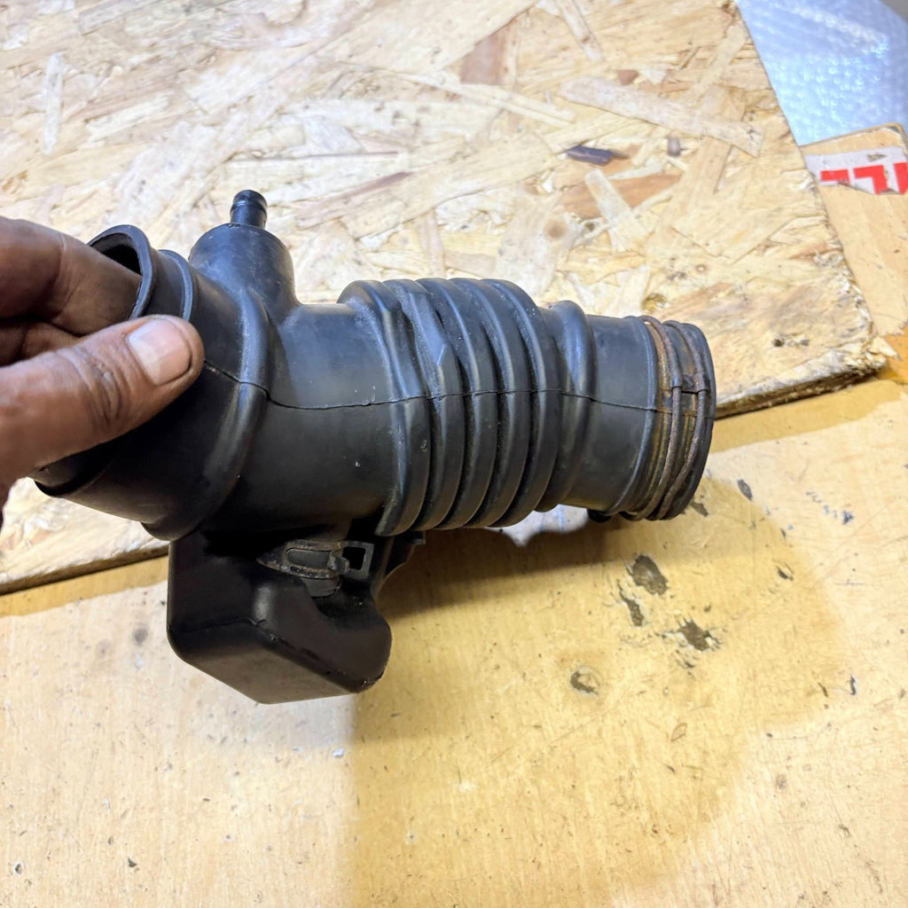 Hyundai i20 2011 Intake Pants (Air Pipe)(Air Pipe) 281381j1001