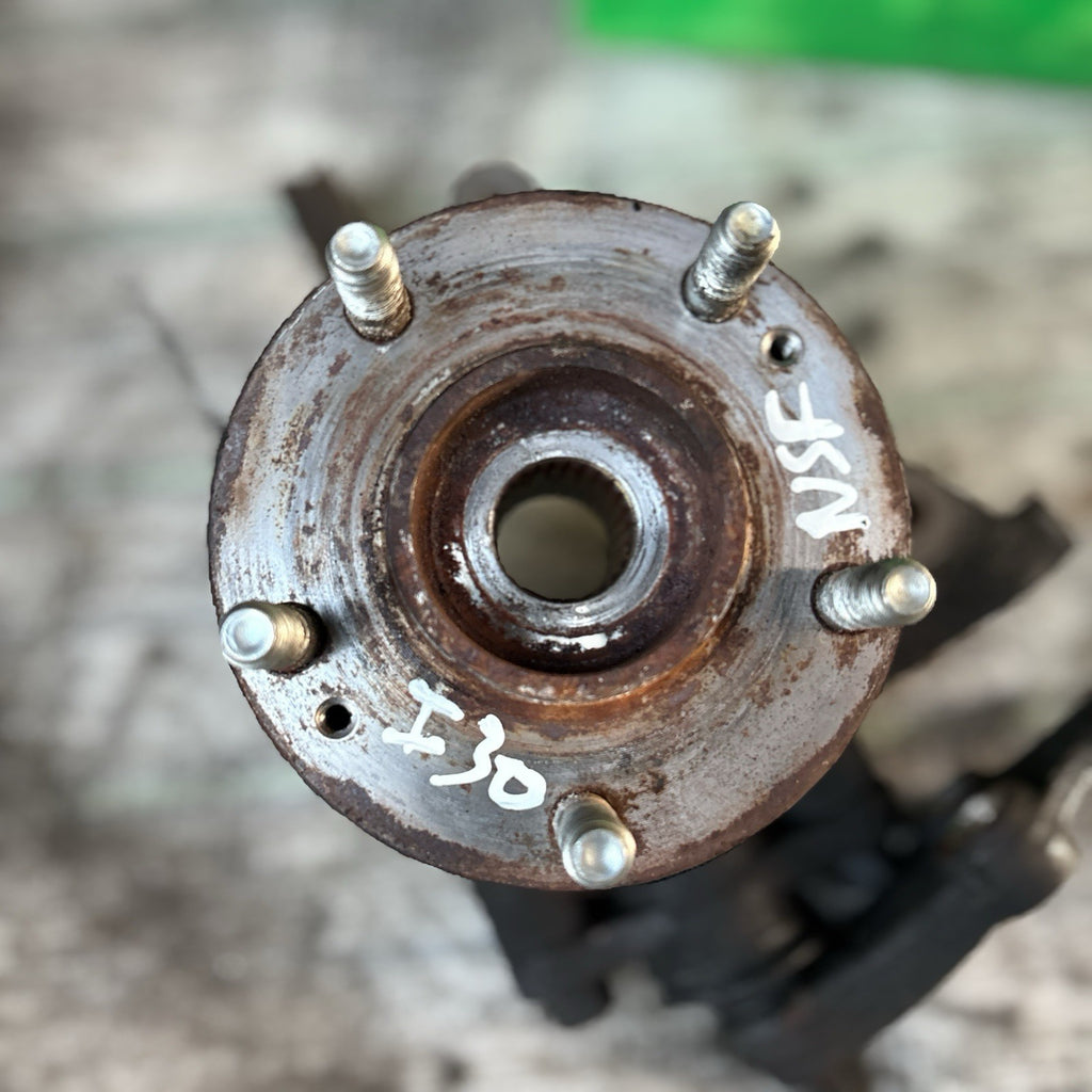 HYUNDAI i30 MK2 2012-2016 1.6 DIESEL MANUAL NEARSIDE PASSENGER FRONT WHEEL HUB
