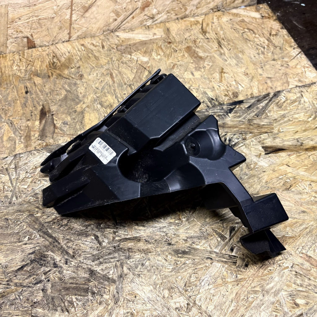 Skoda Karoq 2018-Left Rear Bumper Bracket Guide 57A807377
