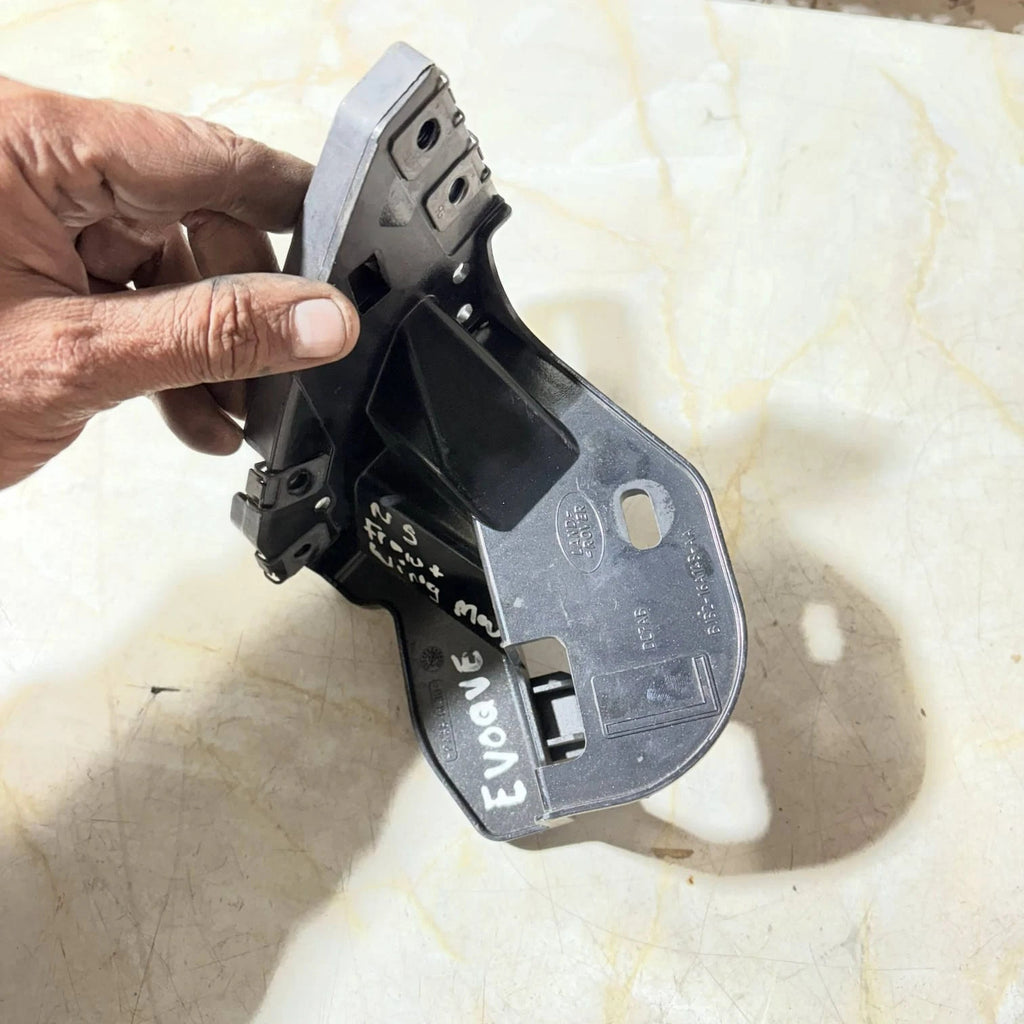 LAND ROVER EVOQUEF RONT WING MOUNT BRACKET LEFT SIDE L538 BJ32-16A143-AA