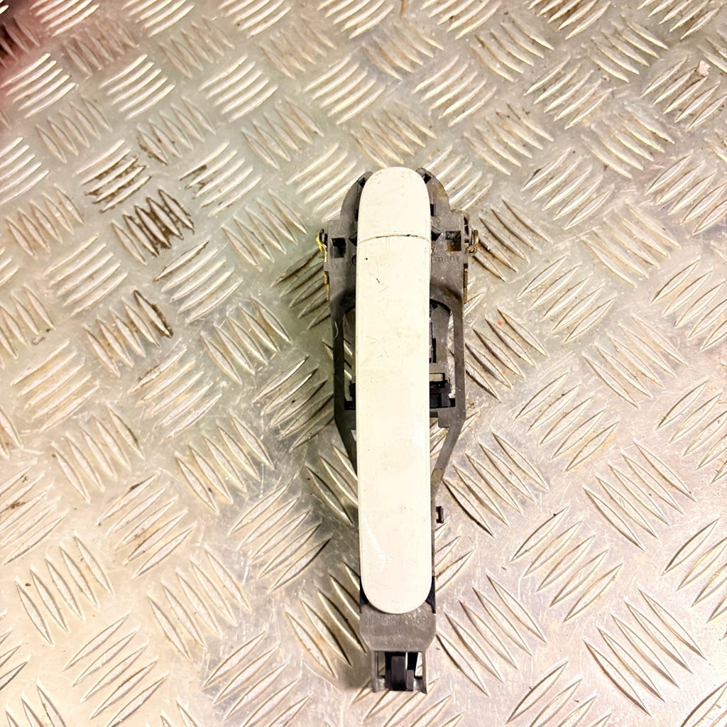 SKODA SUPERB 2002 EXTERIOR DOOR HANDLE FRONT LEFT PASSENGER SIDE