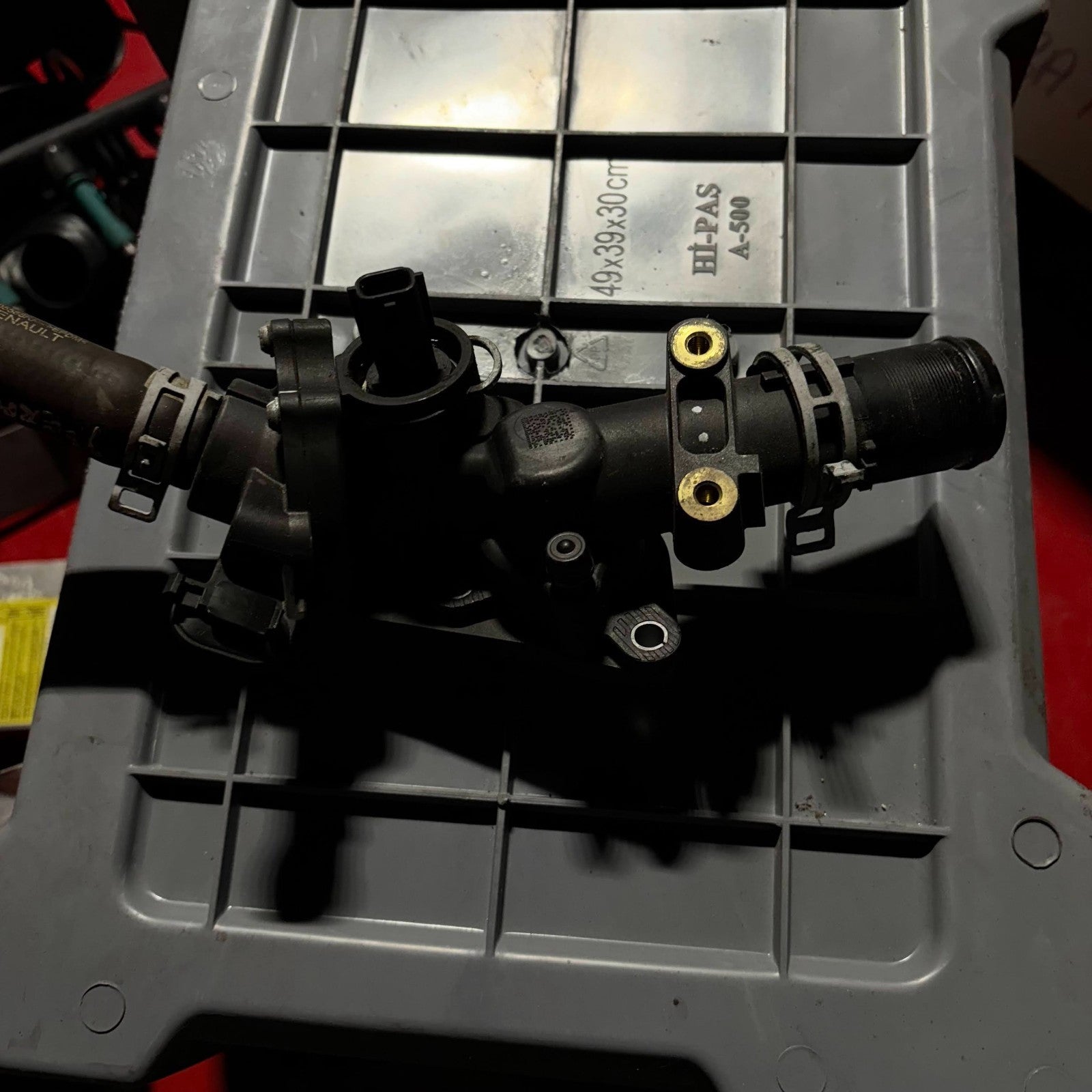 Dacia Logan 2017 Engine Water Coolant Pipe Hose and Thermostat 924005588R