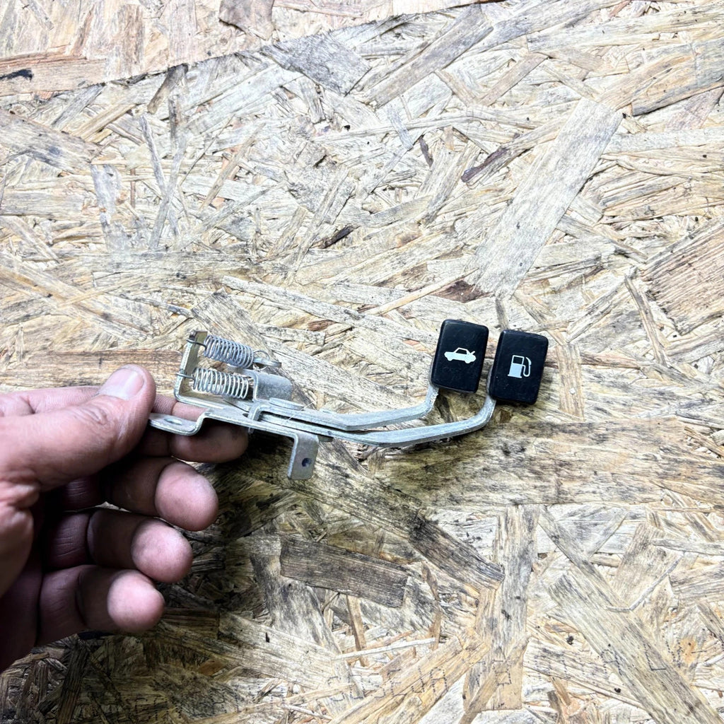 SUZUKI ALTO 2009-2014 5DR BOOT & FUEL FLAP OPEN RELEASE LEVER HANDLE