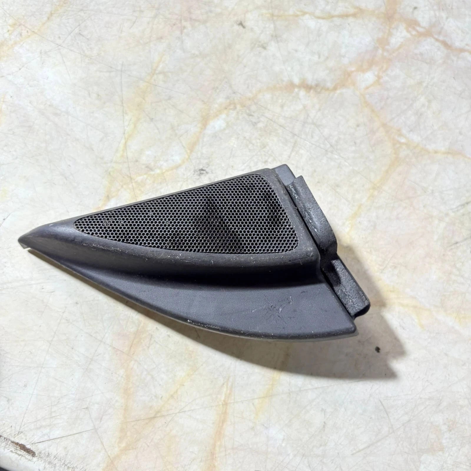 TOYOTA AVENSIS Driver Front SPEAKER TWEETER 67491-05060D with SURROUND TRIM 2004