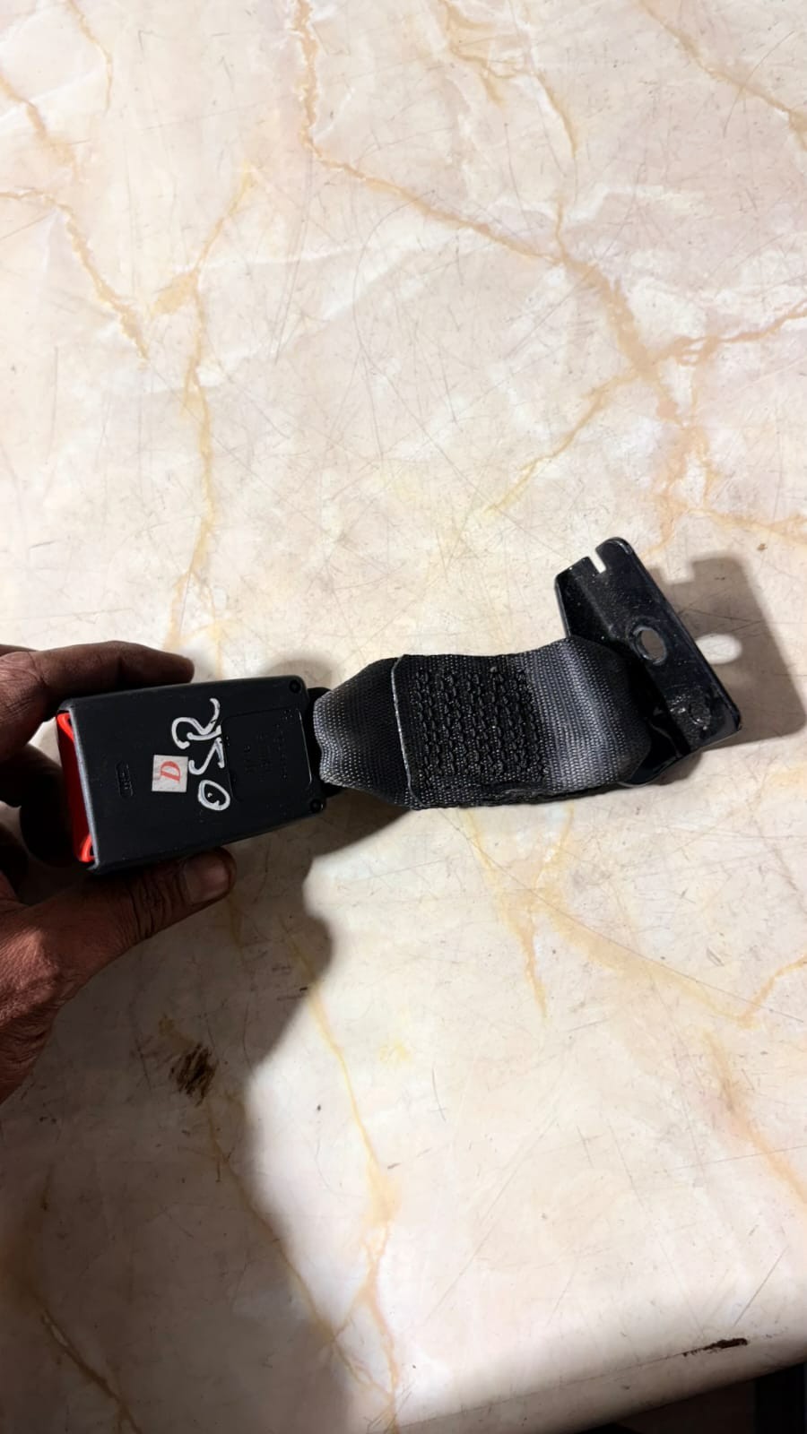 Fiat 500 Abarth Rear seat belt buckle 34045524 LIQ4527