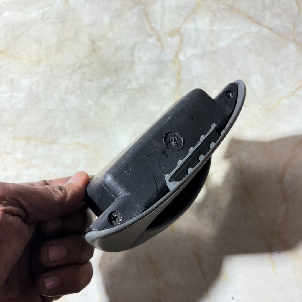 2001-2006 Hyundai Santa Fe Rear Center Console Ash Tray Ashtray Assembly