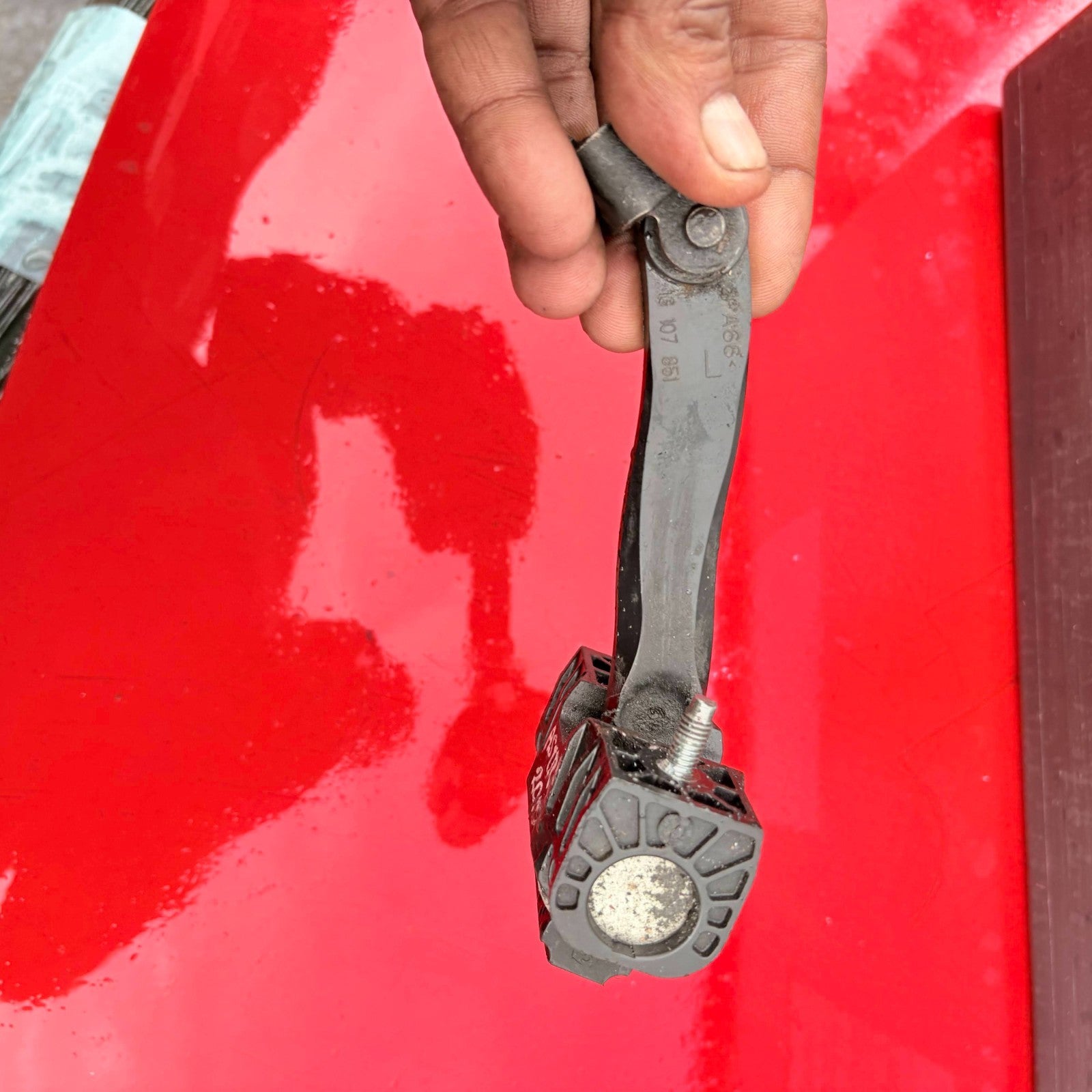VAUXHALL ASTRA J 09-15 REAR LEFT PASSENGER N/S DOOR CHECK STRAP HINGE 18107651