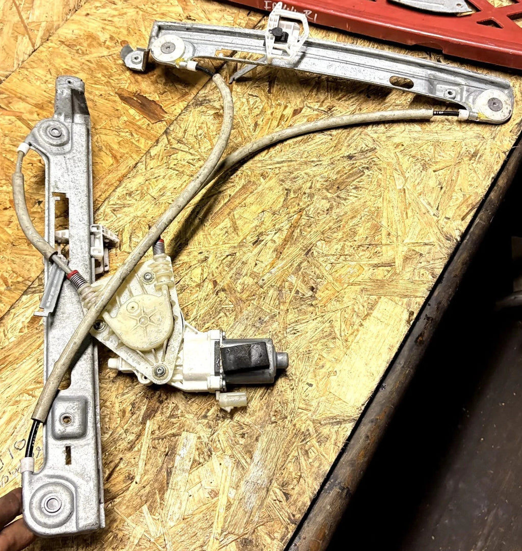 DODGE CALIBER MK1 2008 DRIVER FRONT SIDE WINDOW REGULATOR 05074798AA-E